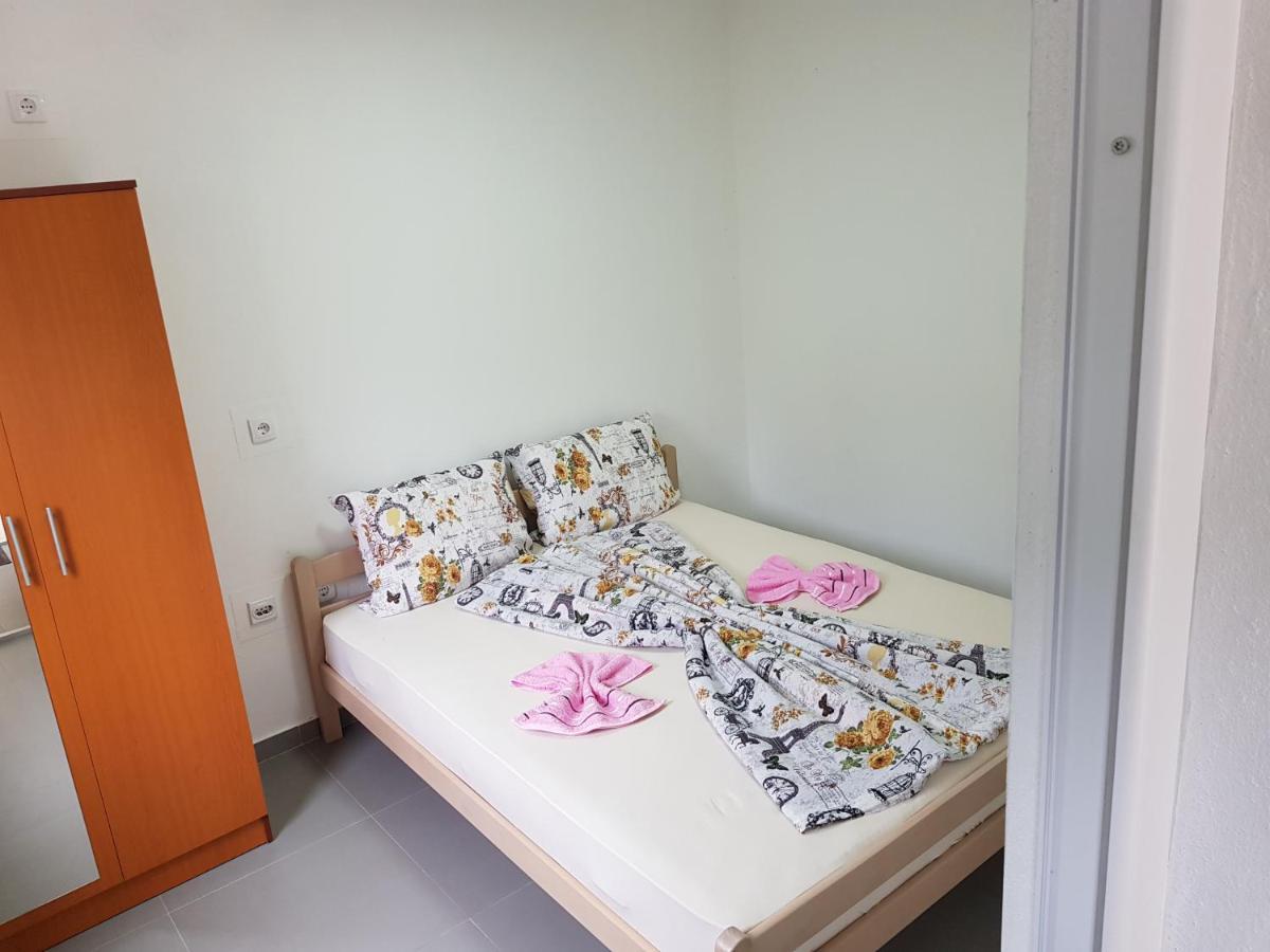 Ebra Apartment *