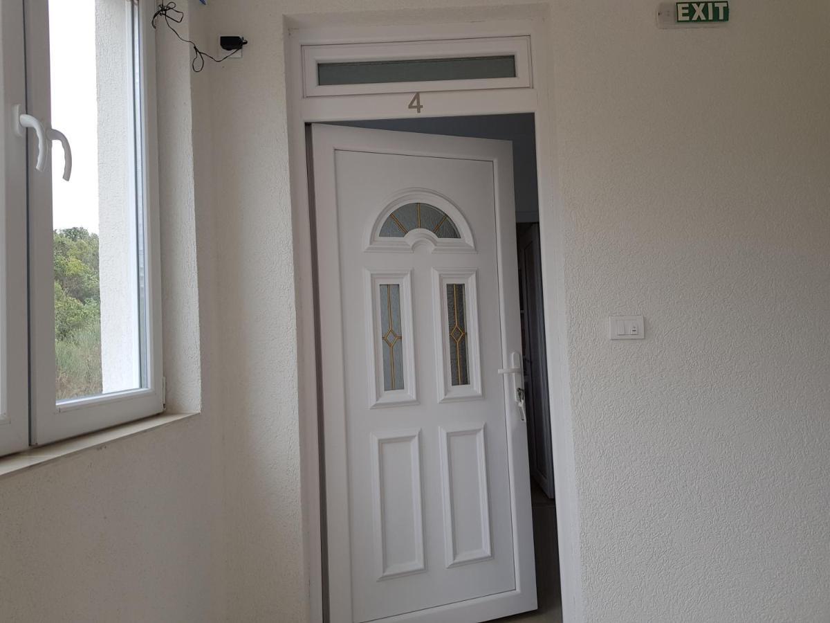 Ebra Apartment *