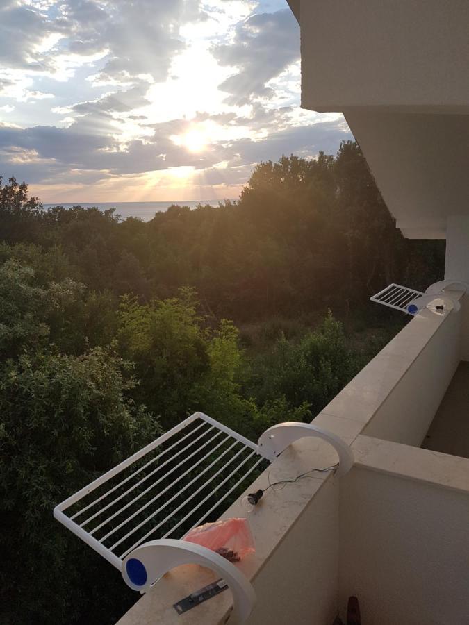 Ebra Apartment *