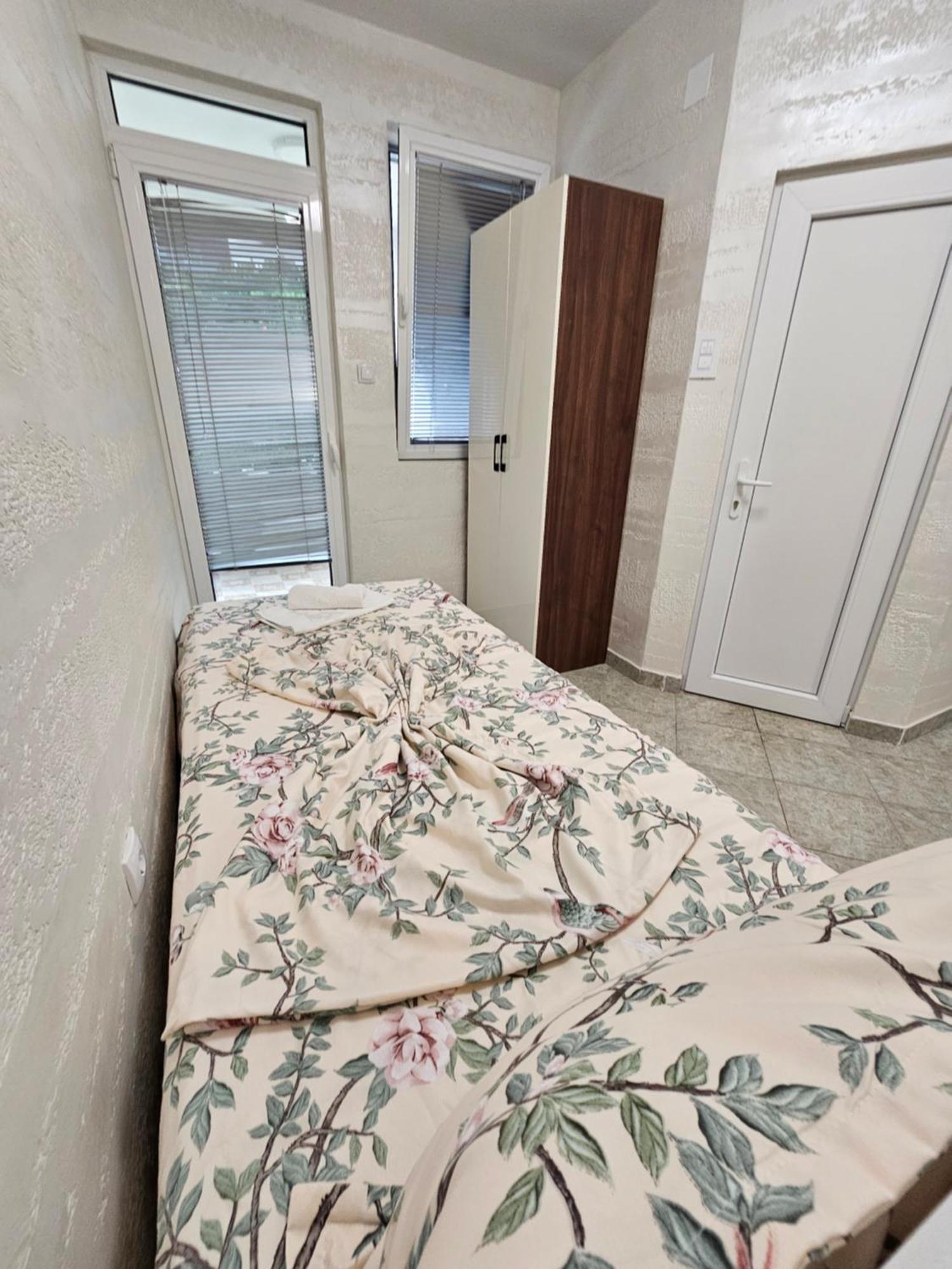 Ebra Apartment